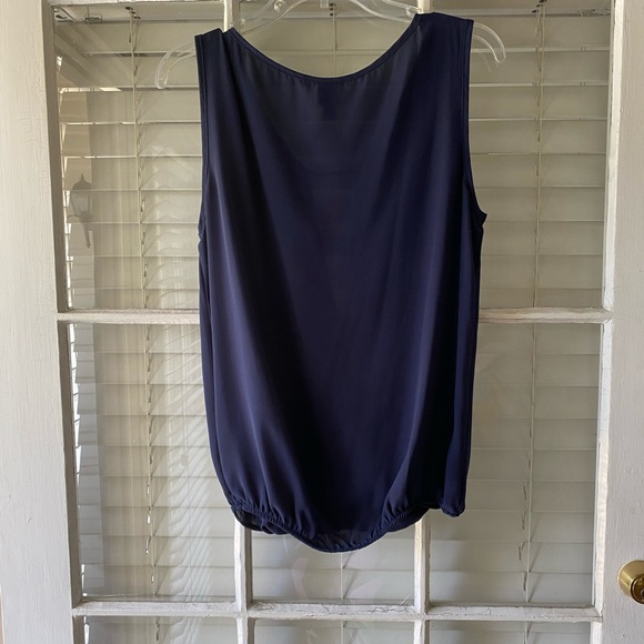 Blue sleeveless top with gold piece in front - Picture 5 of 5